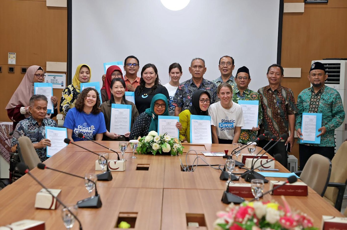 Surabaya-Inggris Teken MoU, 10 Sekolah Jadi Motor Pengurangan Sampah Plastik Global