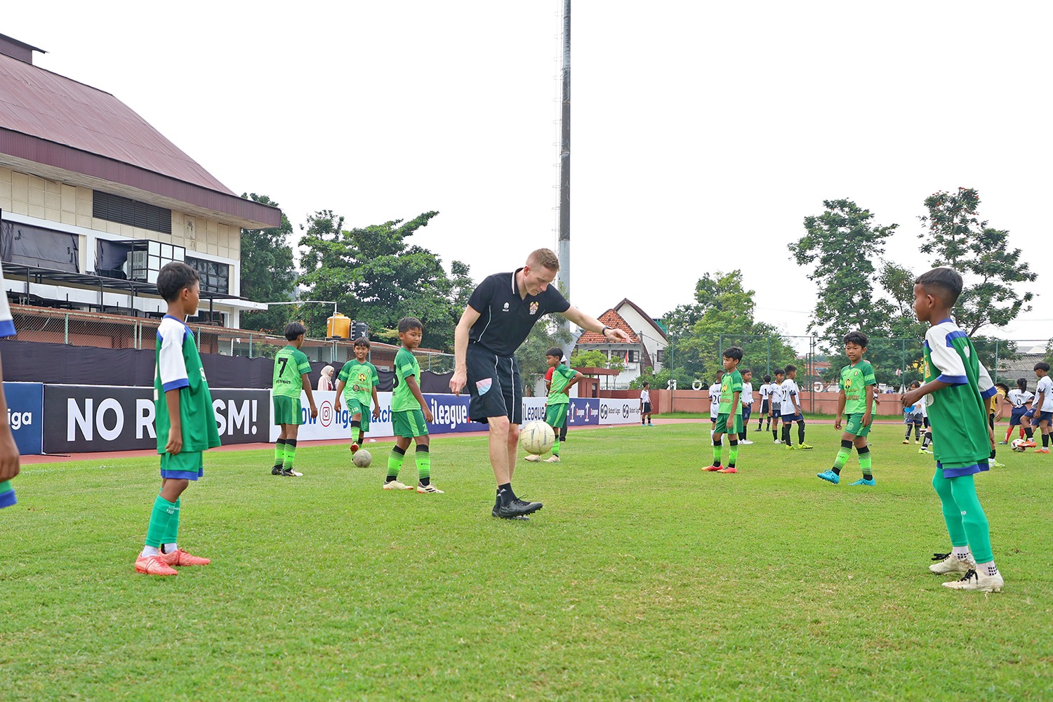 Surabaya – Liverpool Pererat Sister City, Tranmere Rovers Latih 200 Talenta Muda
